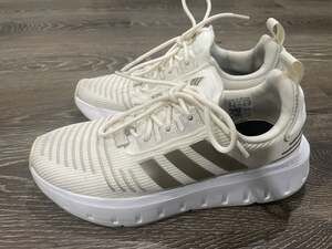 Adidas Women's Size 6 White and Gold Bounce Running Shoes